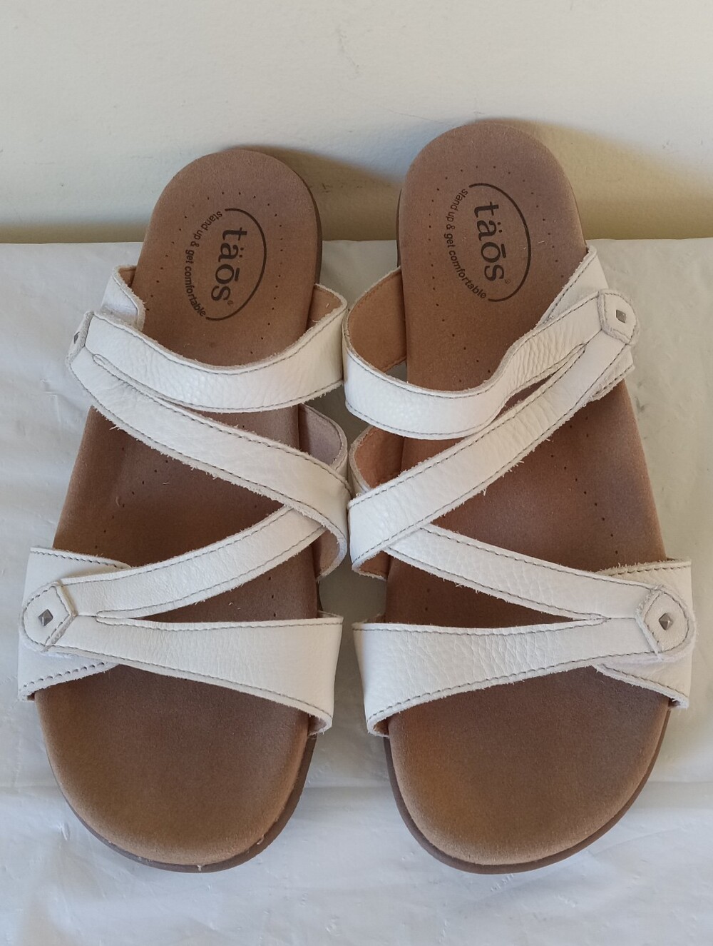 Taos White Leather Sandals  10 $150